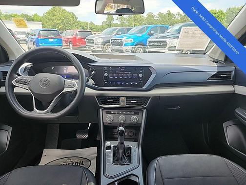 Platinum Gray Metallic 2022 Volkswagen Taos 1.5T SE