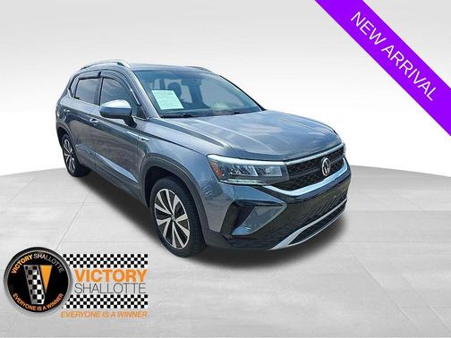 Platinum Gray Metallic 2022 Volkswagen Taos 1.5T SE