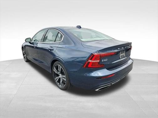 2022 Volvo S60 Recharge Plug-In Hybrid T8 Inscription
