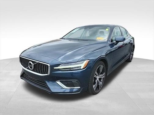 2022 Volvo S60 Recharge Plug-In Hybrid T8 Inscription