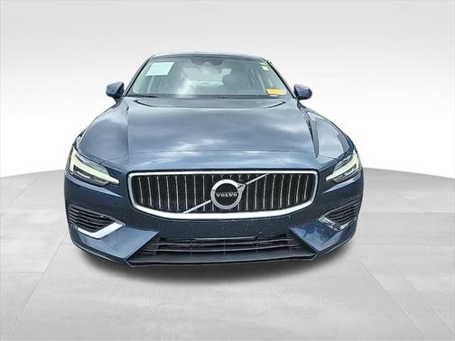 2022 Volvo S60 Recharge Plug-In Hybrid T8 Inscription
