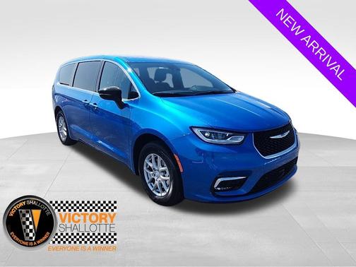 Hydro Blue Pearl-Coat Exterior Paint 2026 Chrysler Pacifica L