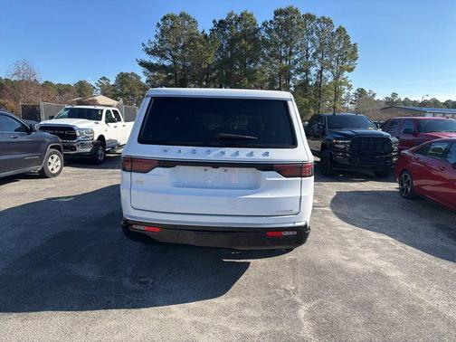 2024 Jeep Wagoneer L Series II 4x2