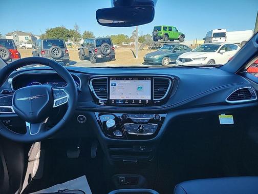2026 Chrysler Pacifica L