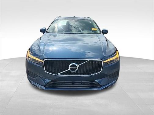 2021 Volvo XC60 T5 Momentum
