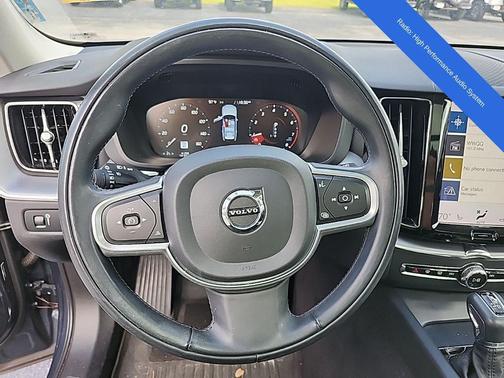 2021 Volvo XC60 T5 Momentum