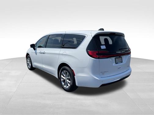 Bright White Clear-Coat Exterior Paint 2026 Chrysler Pacifica Limited