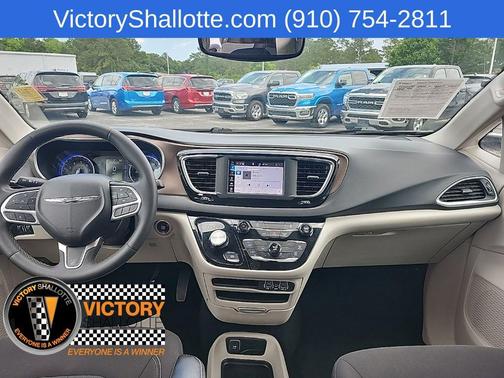 Bright White Clearcoat 2023 Chrysler Voyager LX