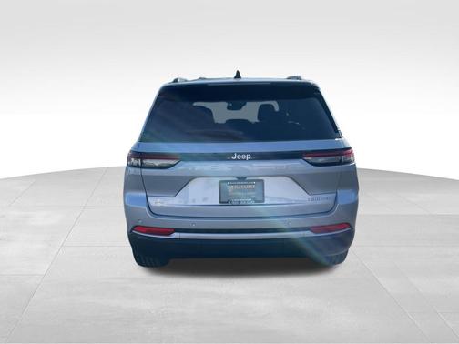 Silver Zynith Exterior Paint 2026 Jeep Grand Cherokee Limited