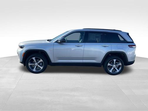 Silver Zynith Exterior Paint 2026 Jeep Grand Cherokee Limited