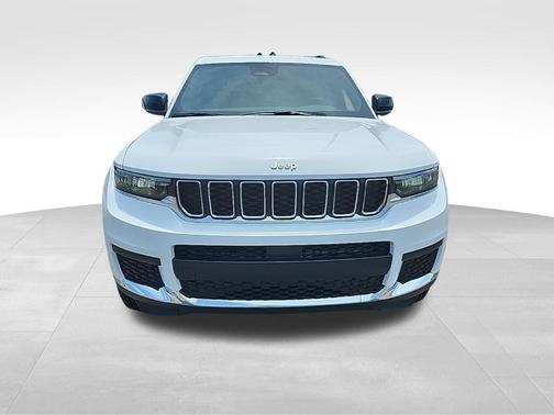 Bright White Clear-Coat Exterior Paint 2026 Jeep Grand Cherokee Altitude