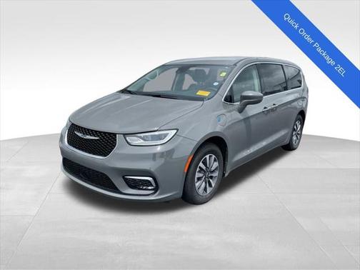 2022 Chrysler Pacifica Hybrid Touring L