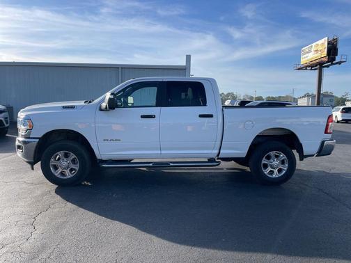 2024 RAM 2500 Big Horn Crew Cab 4x4 6'4' Box