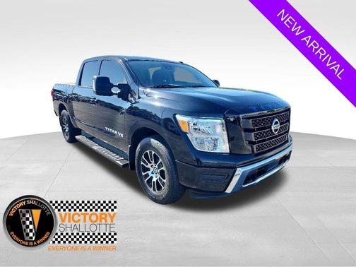 Super Black 2020 Nissan Titan SV