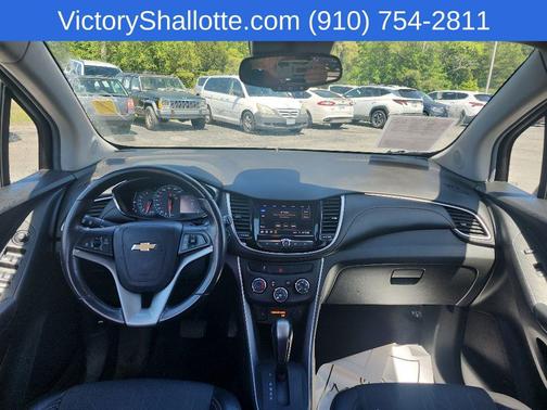 Midnight Blue Metallic 2022 Chevrolet Trax LT