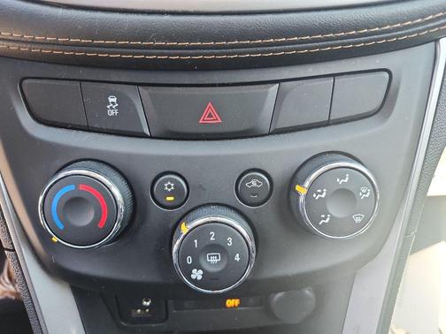 Midnight Blue Metallic 2022 Chevrolet Trax LT