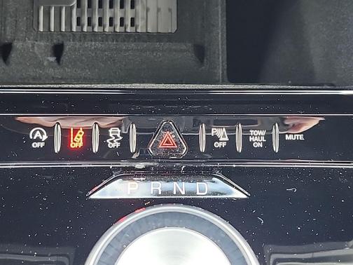 2026 Jeep Grand Wagoneer 4x2