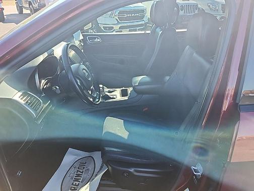 2022 Jeep Grand Cherokee Laredo