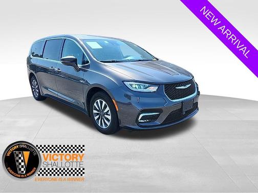 2022 Chrysler Pacifica Hybrid Touring L