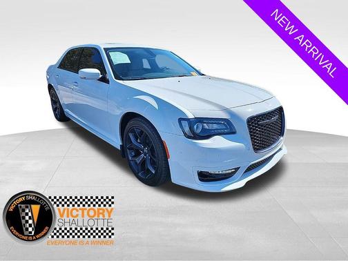 2023 Chrysler 300 Touring