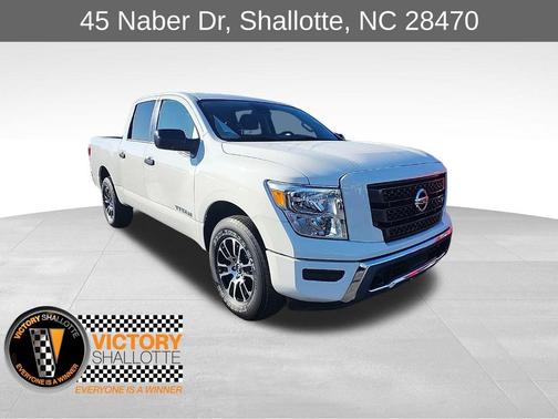 2022 Nissan Titan SV