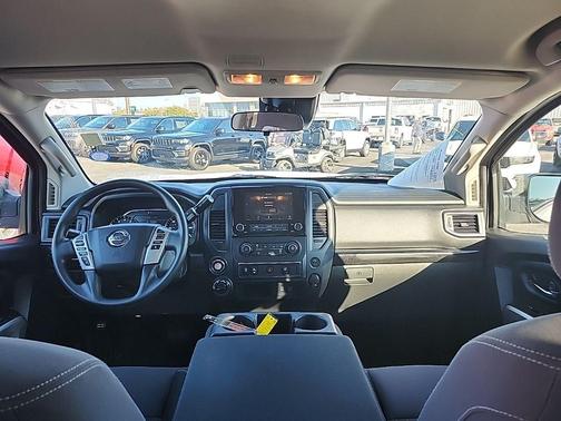 2022 Nissan Titan SV