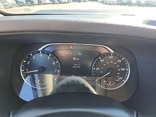 2023 Nissan Frontier SV