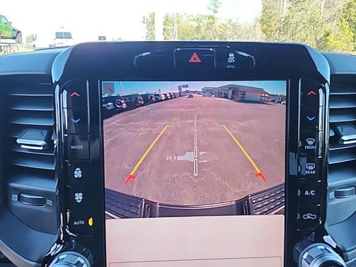 2026 RAM 2500 Tradesman Crew Cab 4x4 6'4' Box