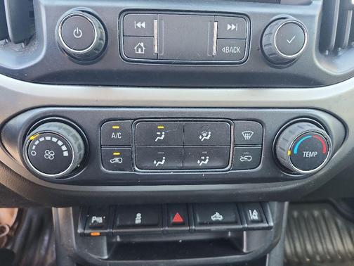 Summit White 2022 Chevrolet Colorado LT