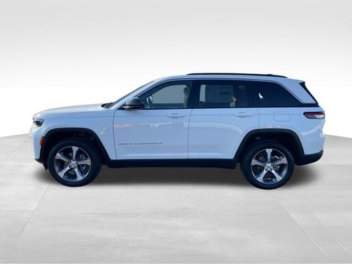 Bright White Clear-Coat Exterior Paint 2026 Jeep Grand Cherokee Limited