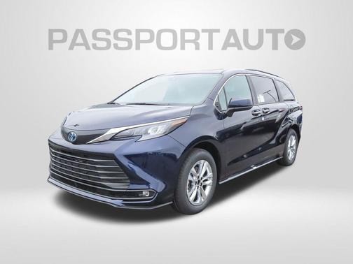 2025 Toyota Sienna XLE 7 Passenger
