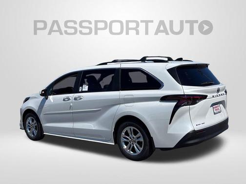 Wind Chill Pearl 2026 Toyota Sienna XLE
