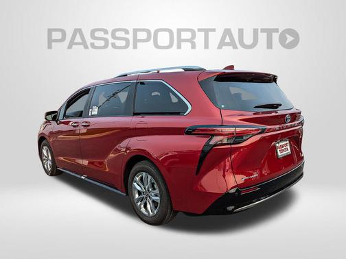 2025 Toyota Sienna Limited 7-Passenger