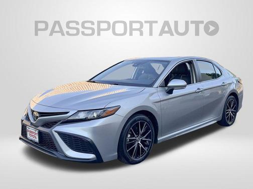 Celestial Silver Metallic 2022 Toyota Camry SE