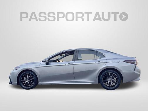 Celestial Silver Metallic 2022 Toyota Camry SE