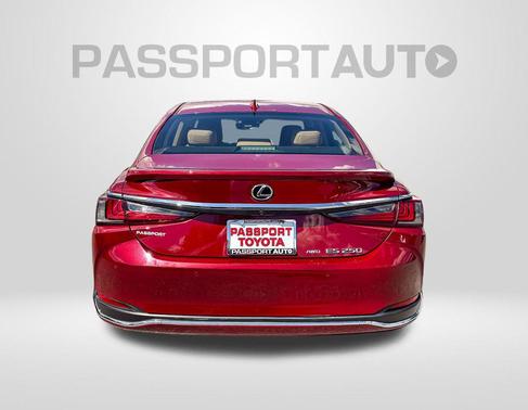 2022 Lexus ES 250 Base