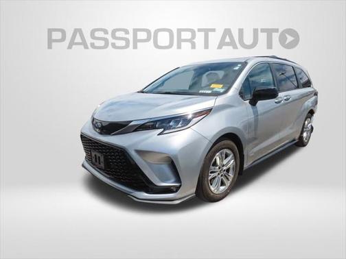 2021 Toyota Sienna XSE 7 Passenger