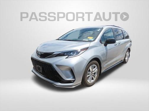 2021 Toyota Sienna XSE 7 Passenger