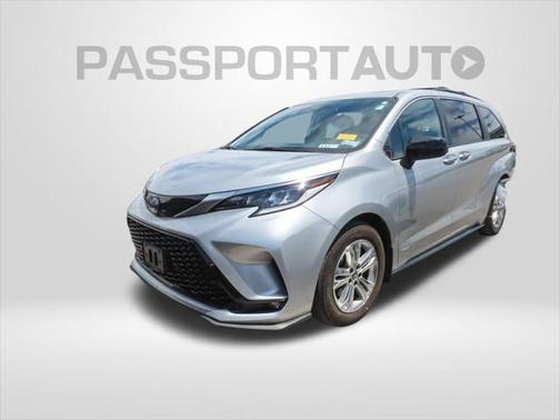 2021 Toyota Sienna XSE 7 Passenger