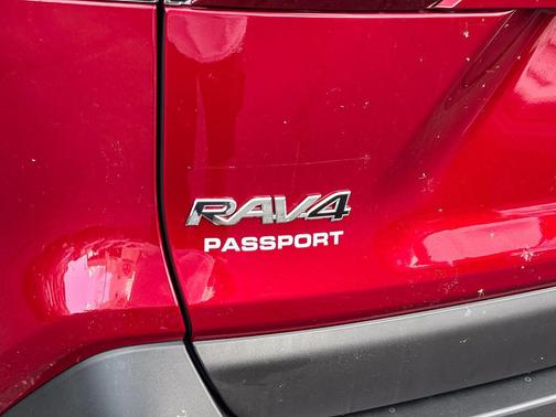 2025 Toyota RAV4 Hybrid XLE Premium