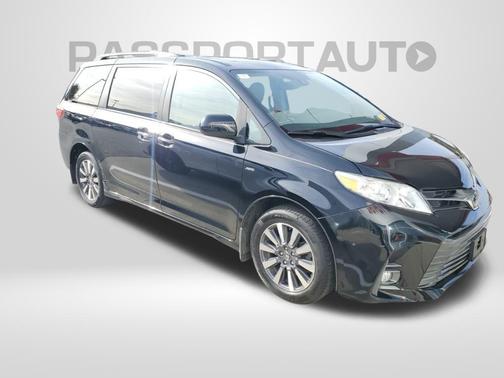2019 Toyota Sienna XLE