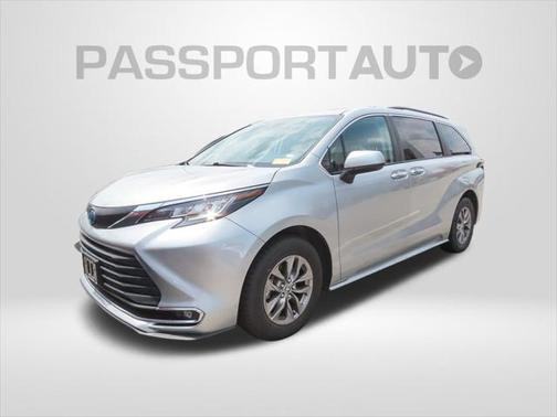 2023 Toyota Sienna XLE 7 Passenger