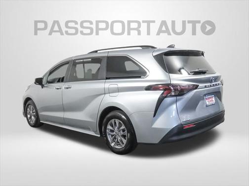 2023 Toyota Sienna XLE 7 Passenger
