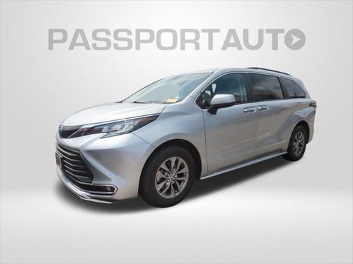 2023 Toyota Sienna XLE 7 Passenger