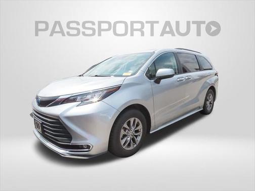 2023 Toyota Sienna XLE 7 Passenger