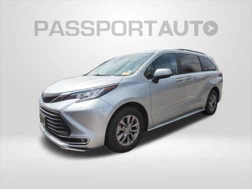 2023 Toyota Sienna XLE 7 Passenger