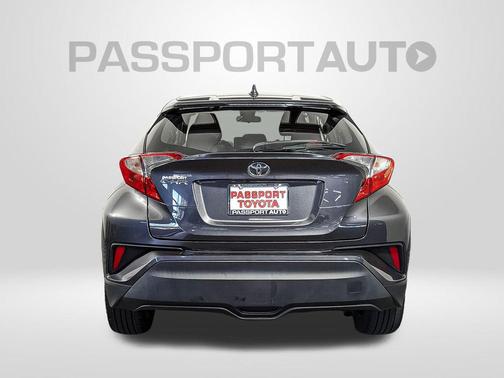 2022 Toyota C-HR XLE