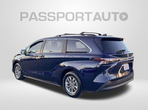 2025 Toyota Sienna XLE