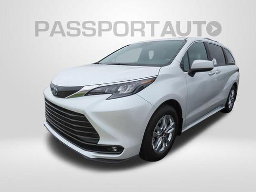 2025 Toyota Sienna XLE 7 Passenger