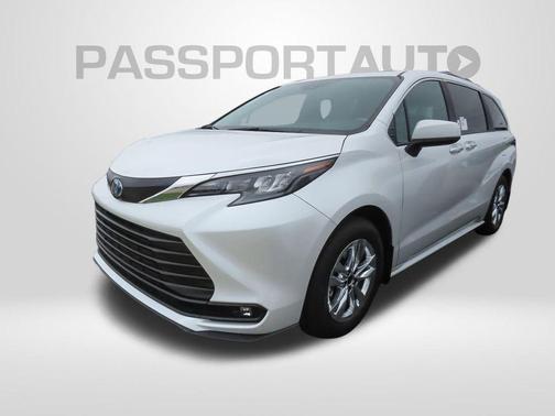 2025 Toyota Sienna XLE 7 Passenger